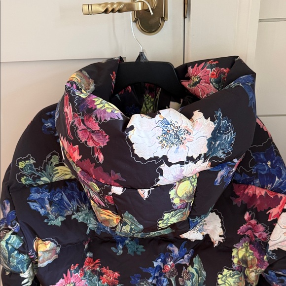 Obermeyer Black Alpine Flowers Watercolor puffer multicolor Ski jacket - Picture 4 of 14